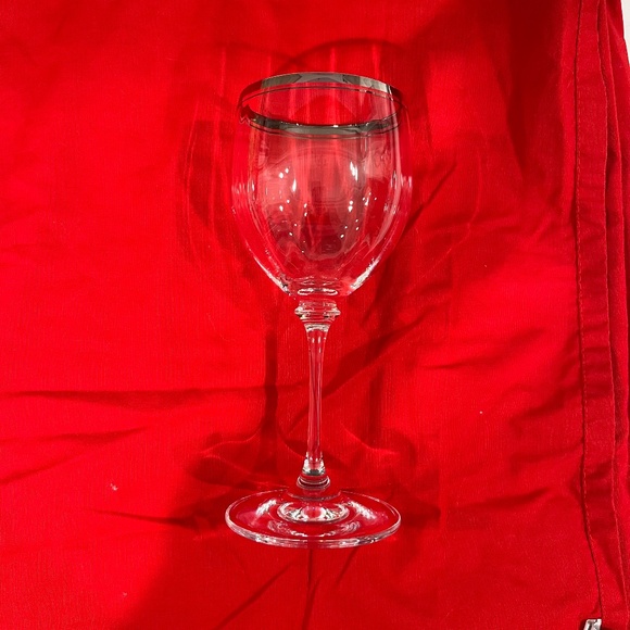 Mikasa Stephanie Platinum Rimmed Wine Glasses; NWOT - Picture 5 of 6
